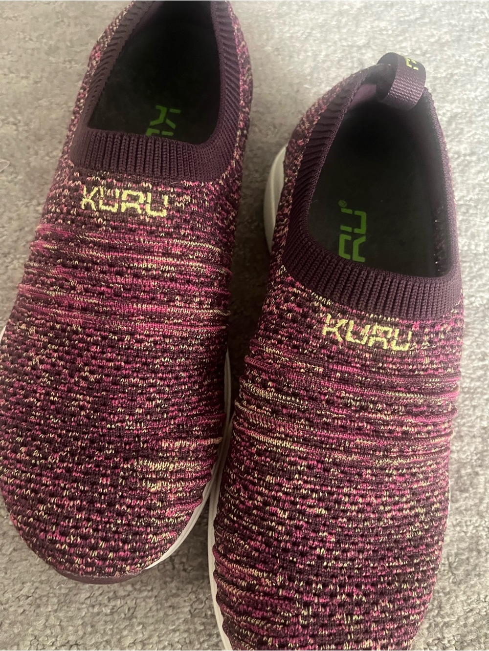KURU 7.5 wSlip-On Knit Sneakers in Burgundy Multi